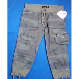 Bubblegum Jeans Women's Size 3/4 Camo Cargo Capri Flap Pockets